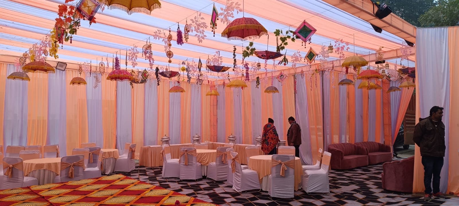 Garden Dining Tent & Banquet Tables