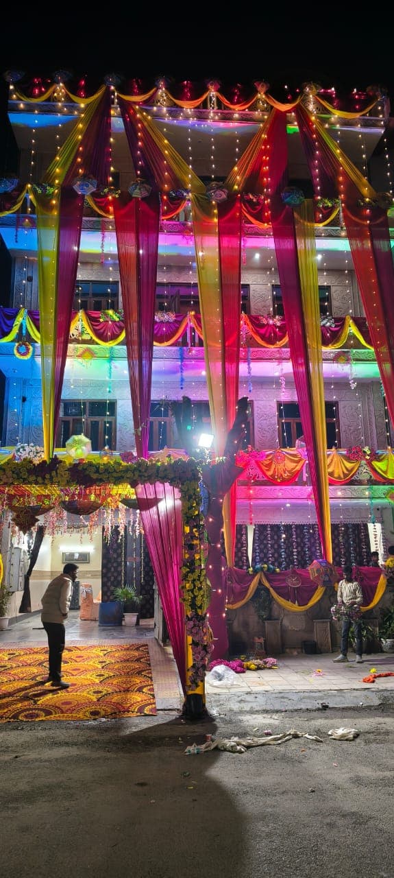 Four-Pillar Festive Garden Shamiana